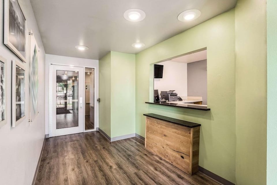 Woodspring Suites Cedar Park - Austin North Hotel in Leander