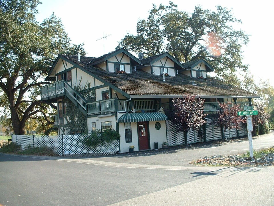The 10th Green Inn Hotel in Calaveras County