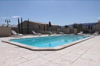 MAS DANSAVAN Hotel in Provence-Alpes-Côte d'Azur