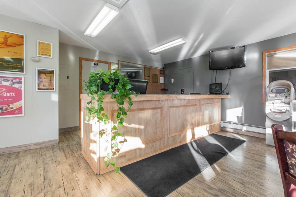 Empire Inn & Suites Hotel in Alberta