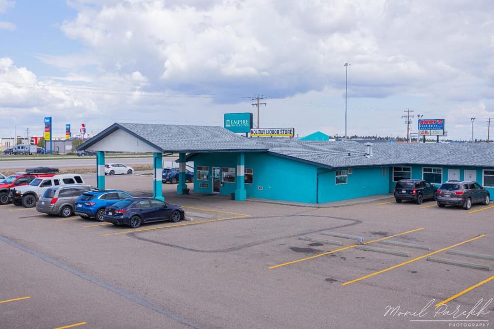 Empire Inn & Suites Hotel in Alberta