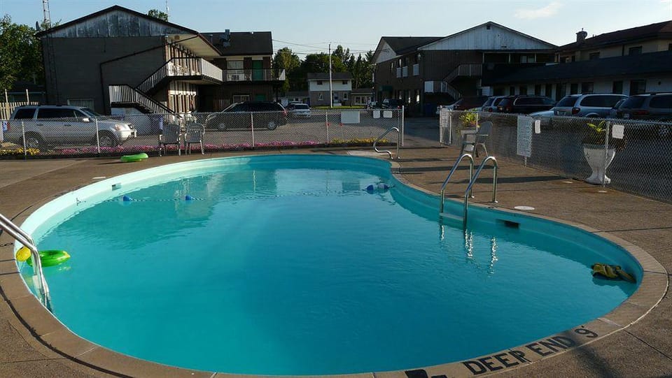 Tropicana Inn Hotel in Niagara Falls