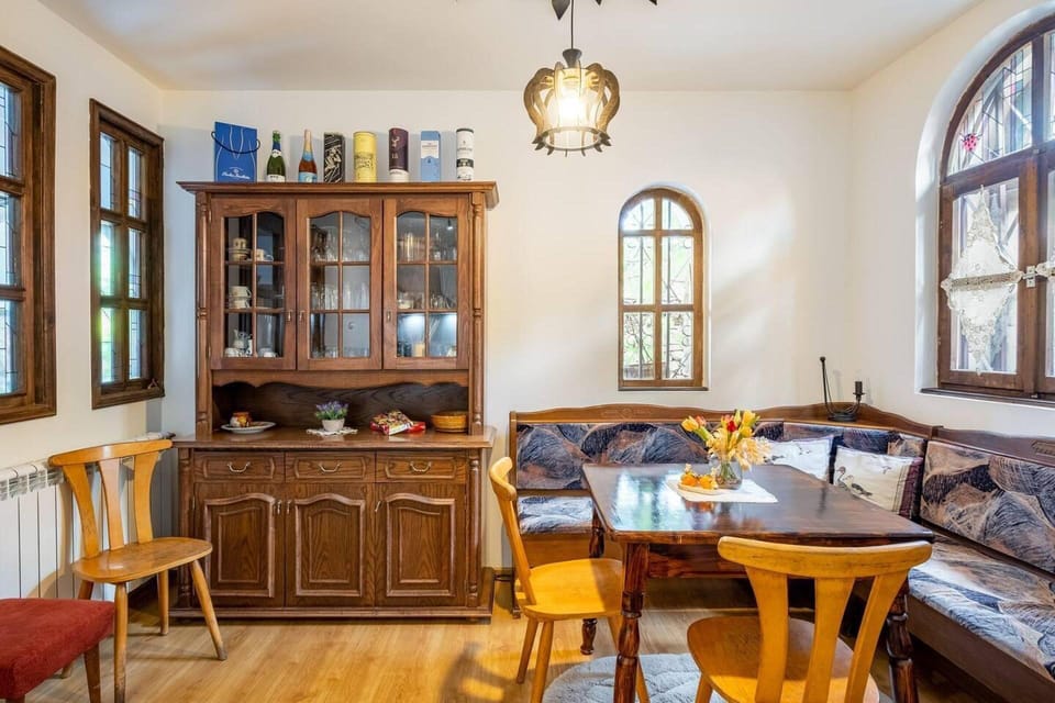 Lovely 5-bed Authentic House in the Arbanasi Hotel in Veliko Tarnovo