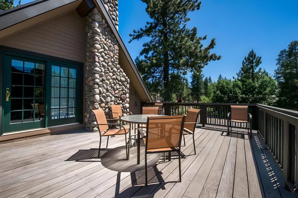 Station House Inn - Near Heavenly Gondola Hotel in Stateline