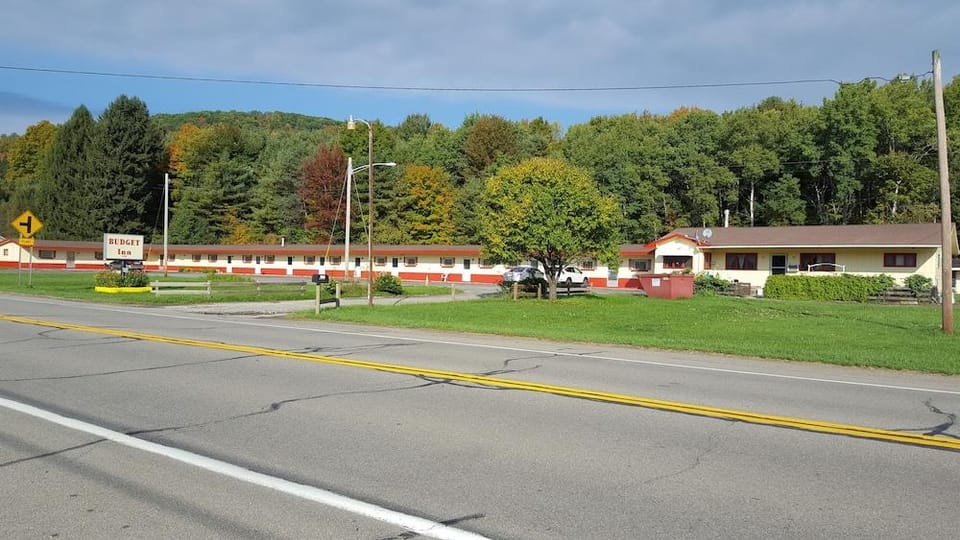 Budget Inn Hotel in Allegheny River