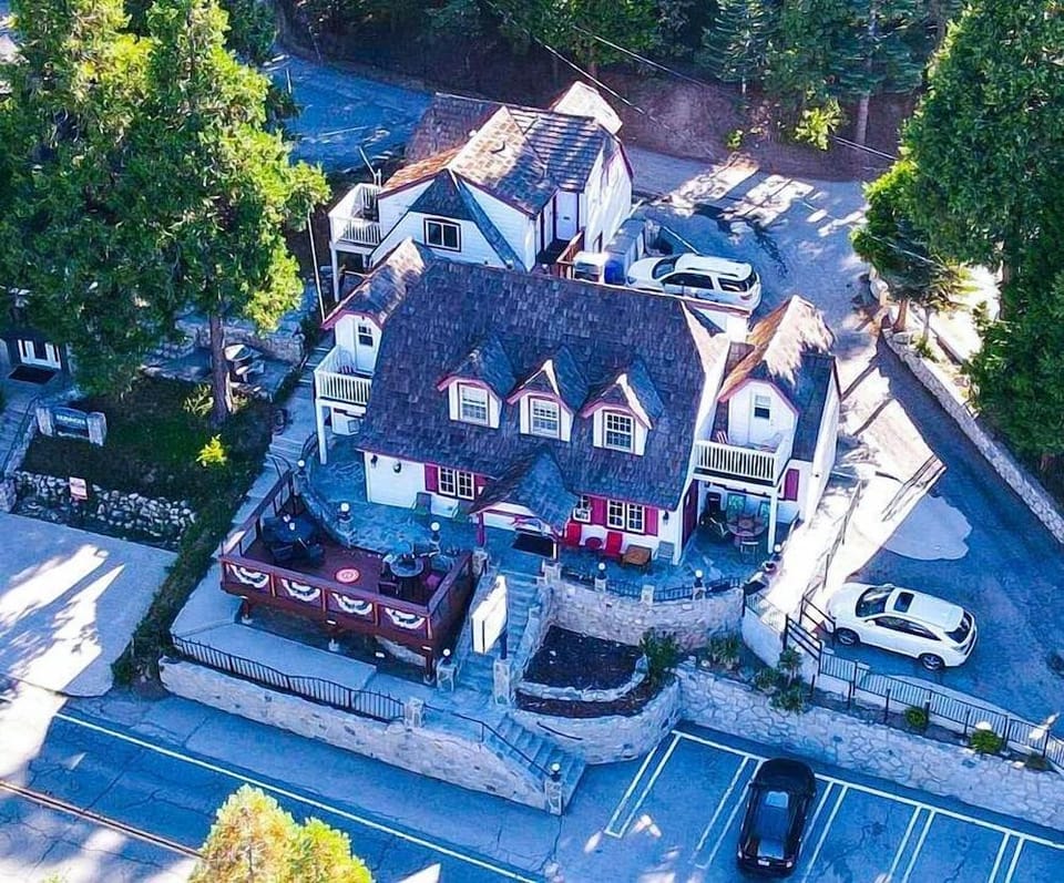 Arrowhead Lake Inn Hotel in Lake Arrowhead