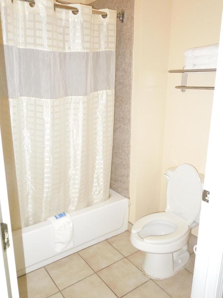 Homegate Inn and Suites Hotel in Marion