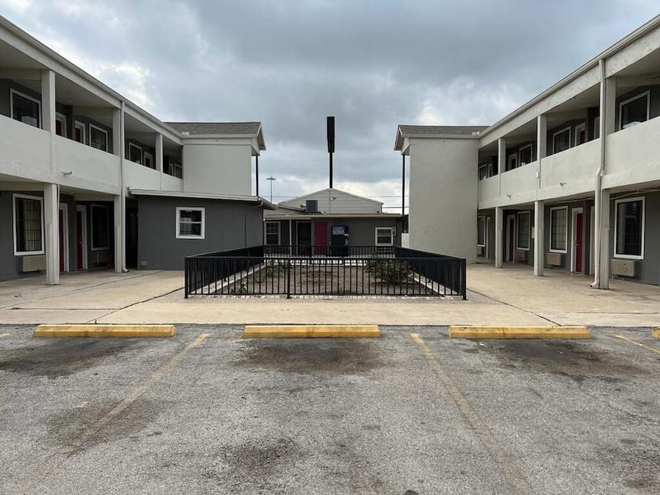 Travel Inn Lackland Seaworld Hotel in San Antonio