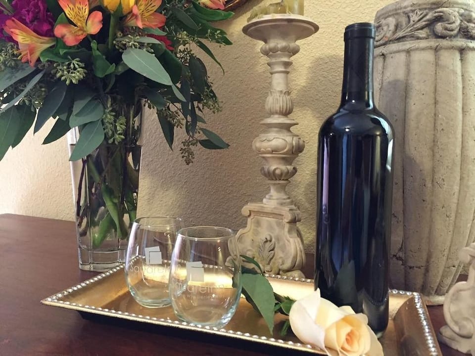 Square Inn Hotel in Wimberley
