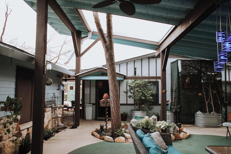 Square Inn Hotel in Wimberley
