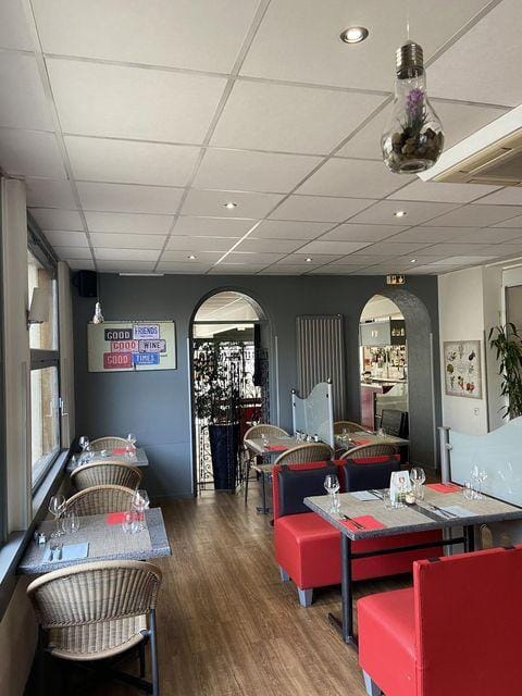 H?tel Les Commer?ants Hotel in Clermont-Ferrand
