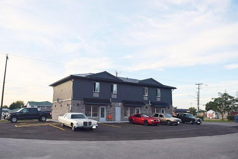Le Grand Kent Motel Hotel in Chatham-Kent