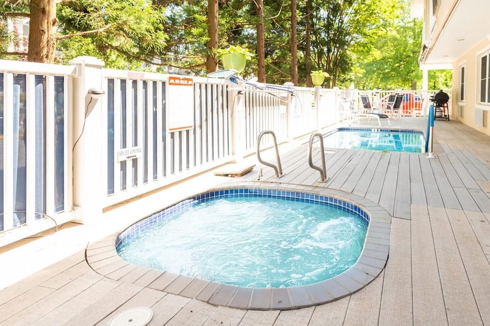 Canalside Inn Hotel in Rehoboth Beach