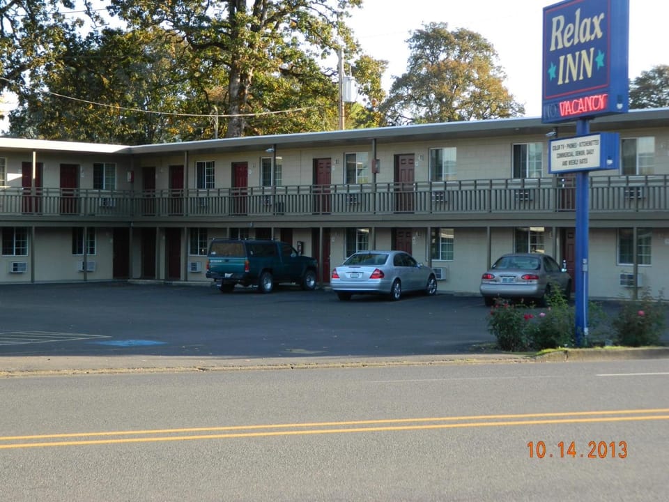 Relax Inn - Cottage Grove Motel in Cottage Grove