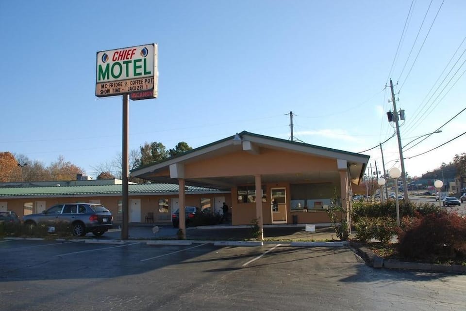 Chief Motel Hotel in Fayetteville