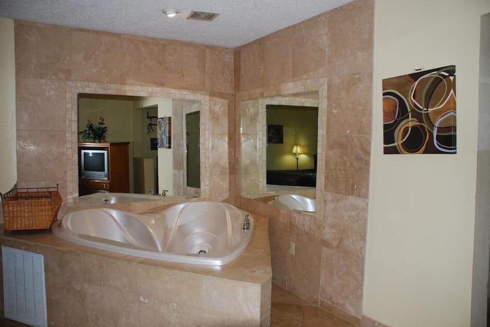 Chief Motel Hotel in Fayetteville
