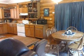 Meandering Moose Lodging Hotel in Talkeetna