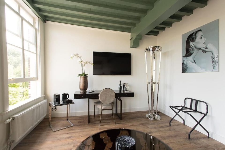 Boutique Hotel Steenhof Suites - Adults Only Hotel in Leiden