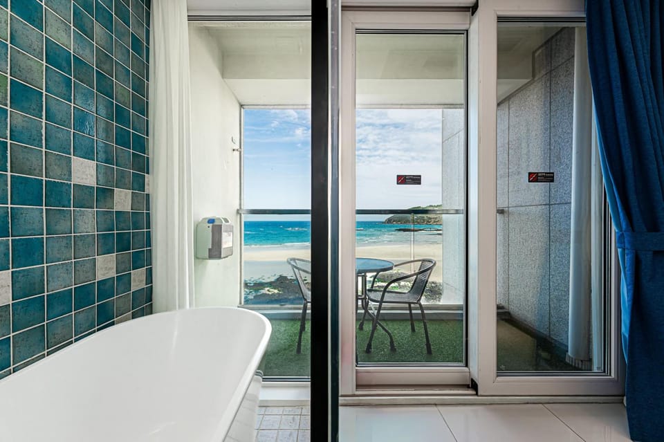 Hamdeok Beach Stay Jeju Hotel in South Korea