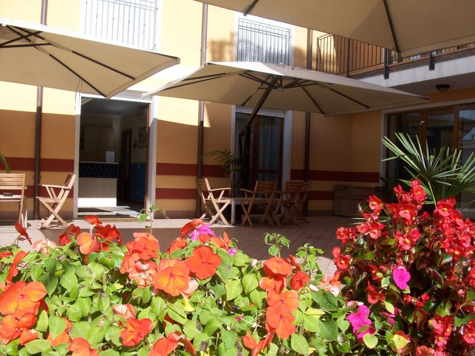 Ferretti Residence Garda Palace Apartment hotel in Peschiera del Garda