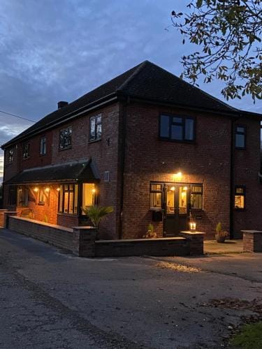 Marshpools Bed & Breakfast - Licensed near Weobley village Hotel in Wales