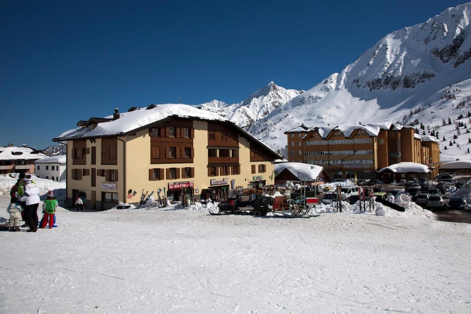 Residence Redivalle Hotel in Province of Brescia