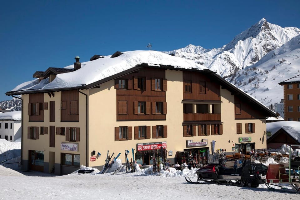 Residence Redivalle Hotel in Province of Brescia