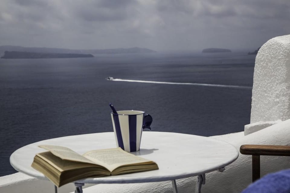 Lava Caves Hotel in Oia