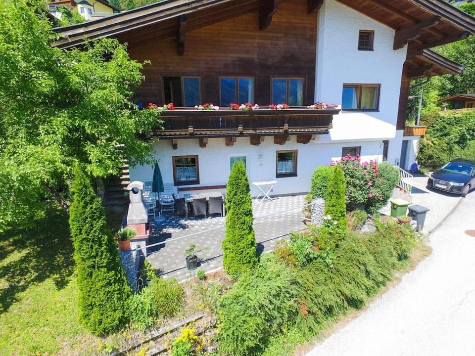 Apartment Lake View Hotel in Zell am See