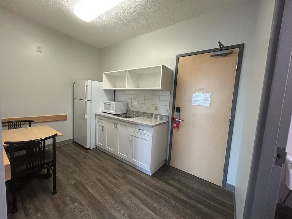 Hotel Sheridan College Residence Hotel in Brampton