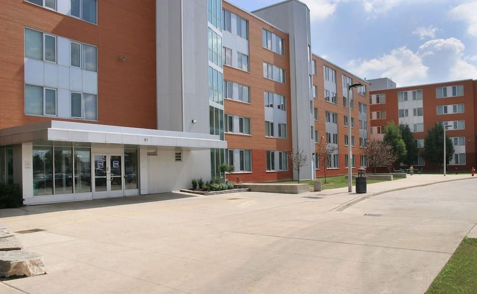 Hotel Sheridan College Residence Hotel in Brampton
