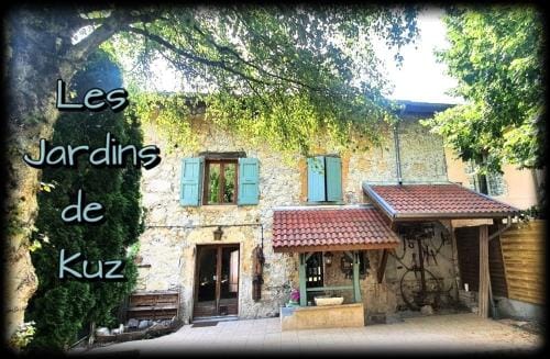 Les Jardins de Kuz - Ours Hotel in Auvergne-Rhône-Alpes