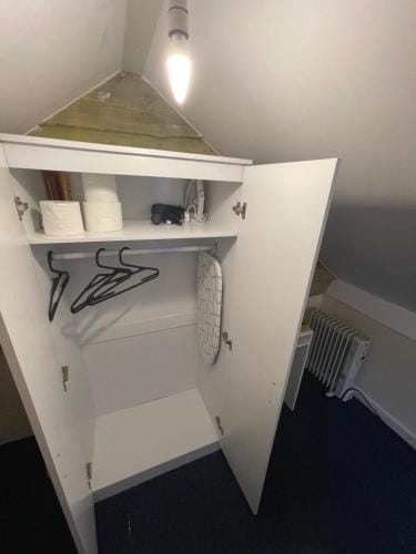 Shared House in Chakeshill Drive Hotel in Bristol