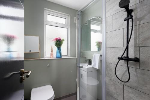 MORLANOW-Private entrance, courtyard, sea views Hotel in Newquay