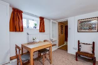The Summertown STUDIO 1 Bedroom & Kitchenette Hotel in Oxford