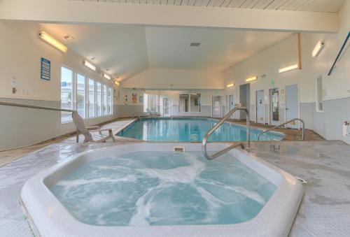 Surftides Plaza Rentals Inn in Devils Lake