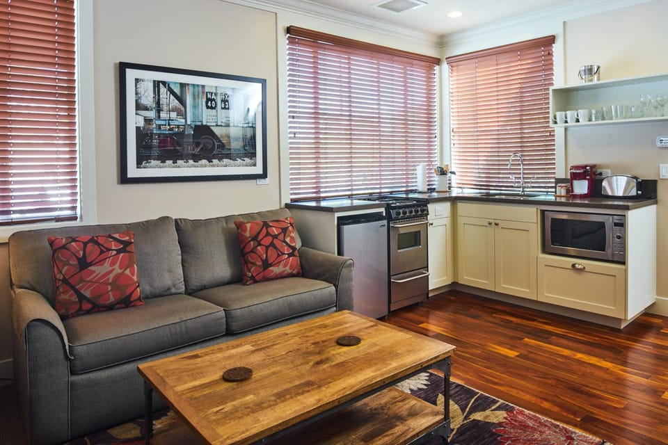 Hotel Mac Hotel in Point Richmond