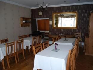 Rosslyn Hotel in Douglas