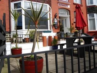 Rosslyn Hotel in Douglas