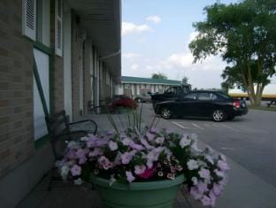 Royal Napanee Inn Motel in Greater Napanee
