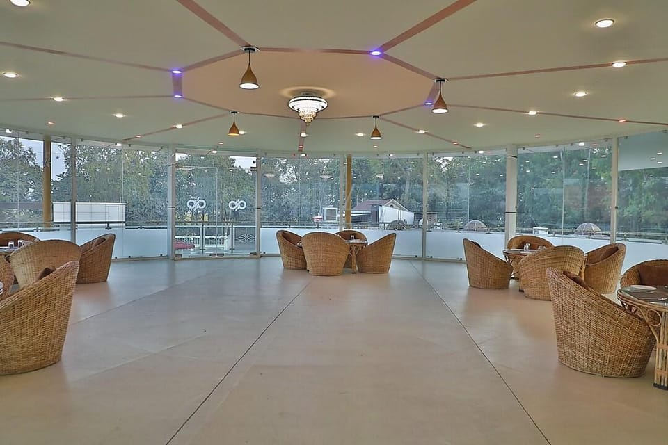 Hotel Drona Palace Hotel in Uttarakhand