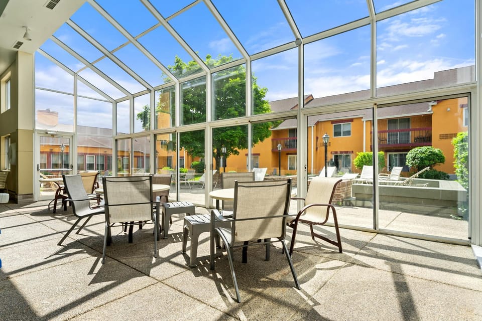 Chicago Club Inn Suite Hotel in Westmont
