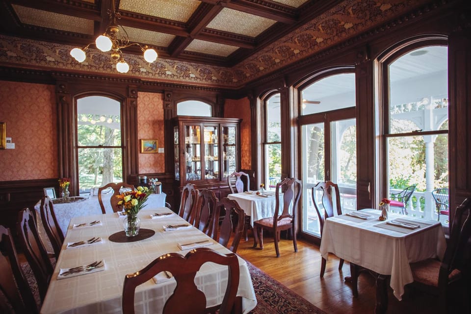 Cedar Crest Inn Hotel in Asheville