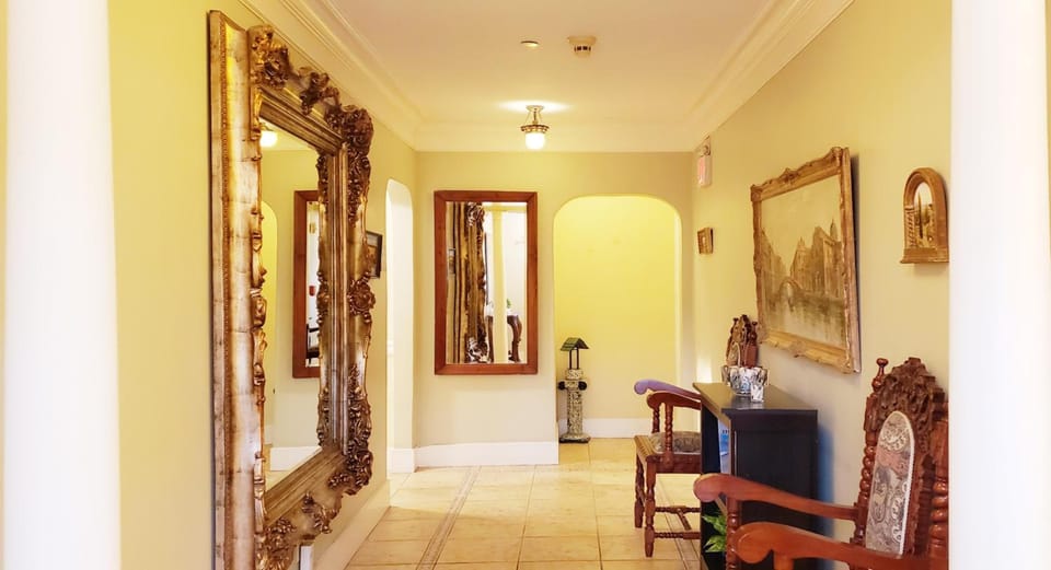 Santa Paula Inn Hotel in Southern California