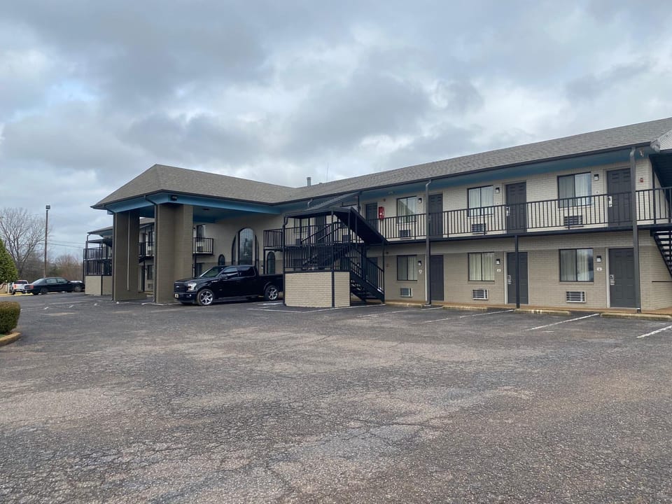 Savannah Lodge Motel in Tennessee