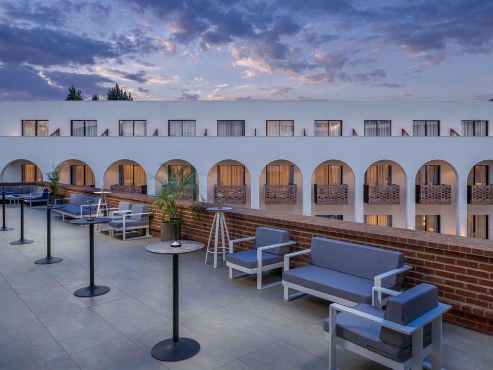 Mercure Conacul Cozieni Resort Hotel in Romania