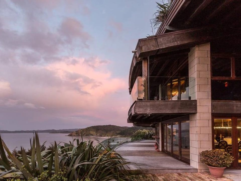 Donkey Bay Inn Hotel in Northland