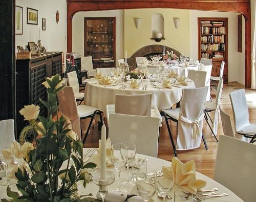 Schloss-Castel Pienzenau - Guestrooms & Apartments - B&B-Hotel & Restaurant Hotel in Merano