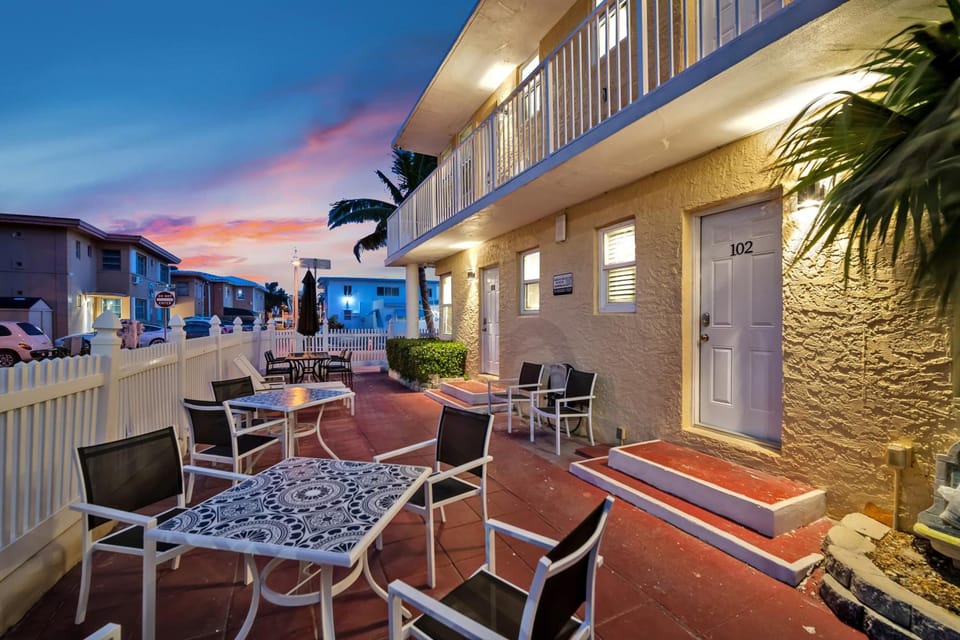 Laguna Blu Beach Apartment hotel in Hollywood Beach