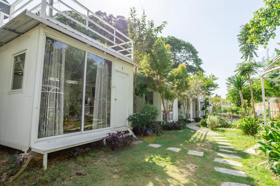 3199 Cafe' Latya & Bed Capsule hotel in Thailand